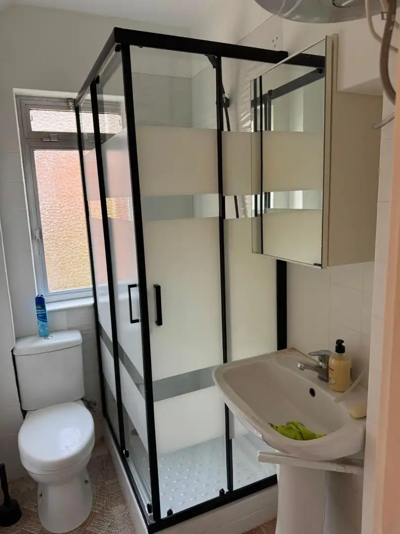 Baño de Apartamento de alquiler en Madrid con Amueblado, Horno y Lavadora