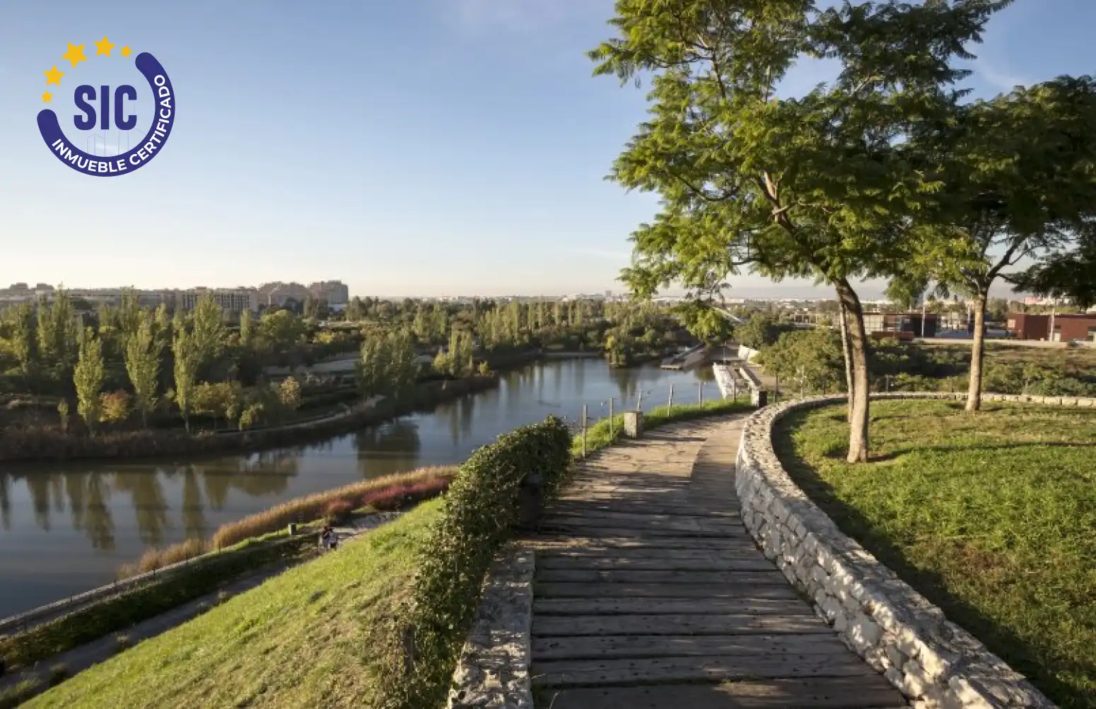 Vista exterior de Pis en venda en Valencia amb Aire condicionat, Calefacció i Jardí privat