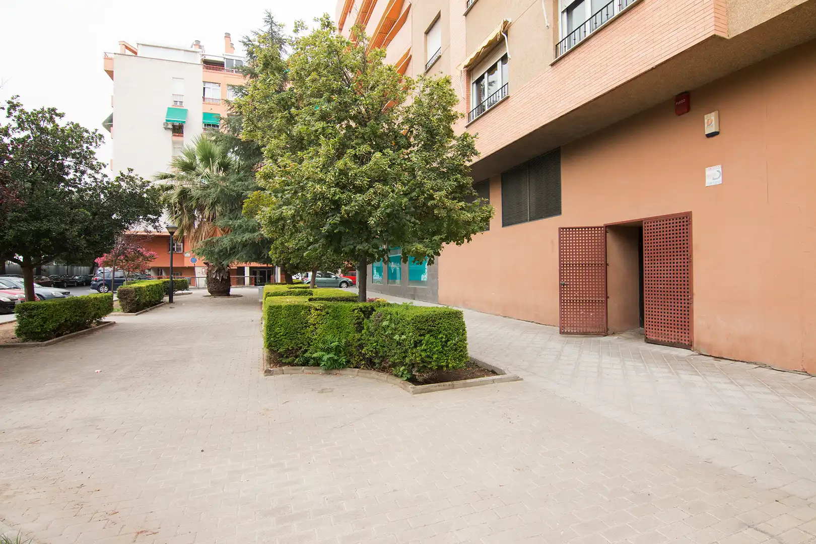 Vista exterior de Local de alquiler en Granada