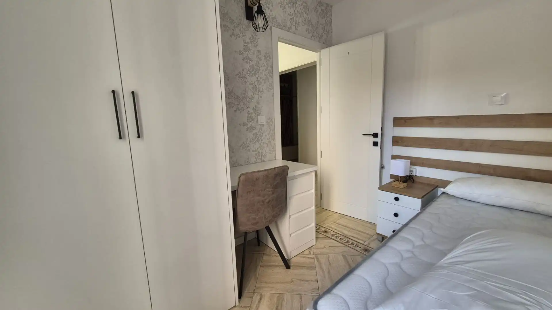 Habitación de Piso para compartir en Ávila Capital con Calefacción, Terraza y Amueblado