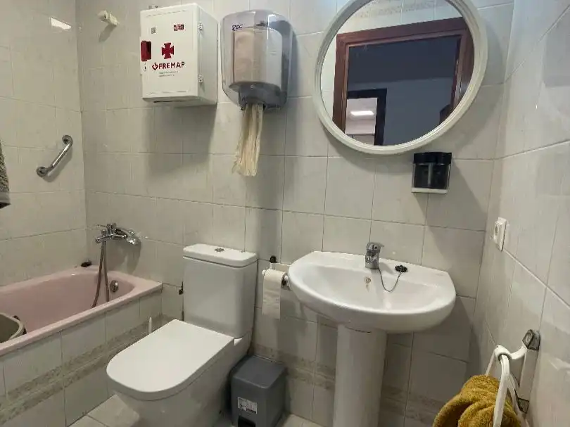 Baño de Oficina de alquiler en Roquetes con Aire acondicionado, Calefacción y Amueblado