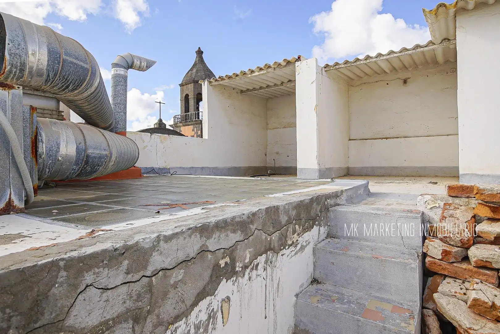 Vista exterior de Casa o xalet en venda en Las Palmas de Gran Canaria amb Terrassa i Balcó