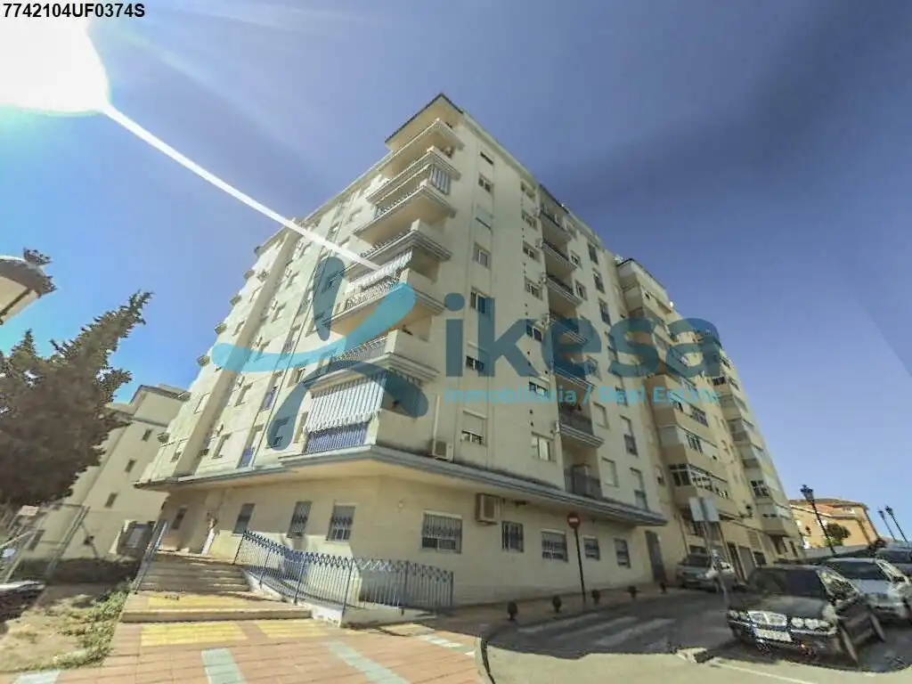 Piso con ascensor en venta en Estepona Pueblo