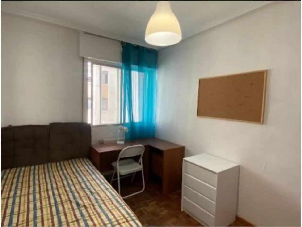 Bedroom of Flat for rent in Burgos  with Heating, Parquet flooring and Terrace