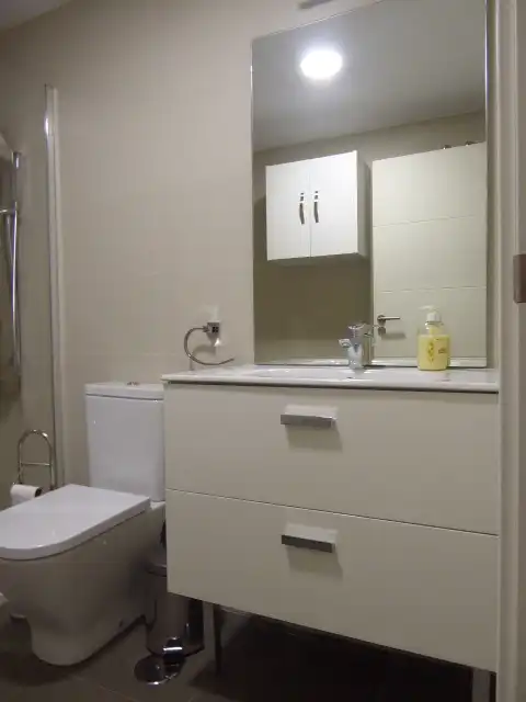 Bathroom of Flat for rent in Torremolinos  with Air Conditioner, Parquet flooring and Terrace