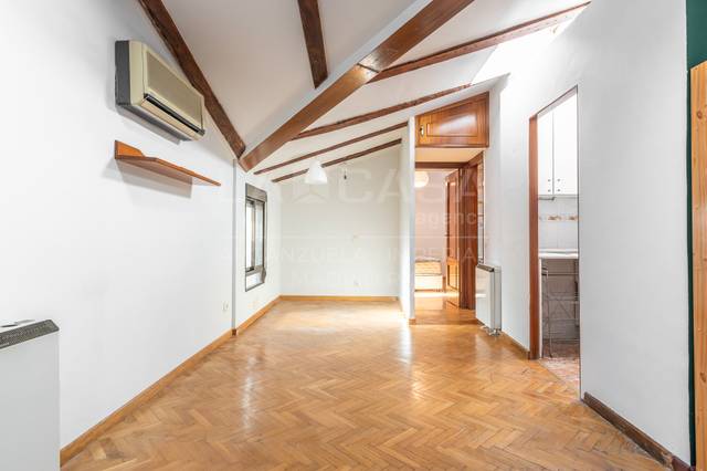 Piso en Venta en Calle de Isabel la Católica en Palacio