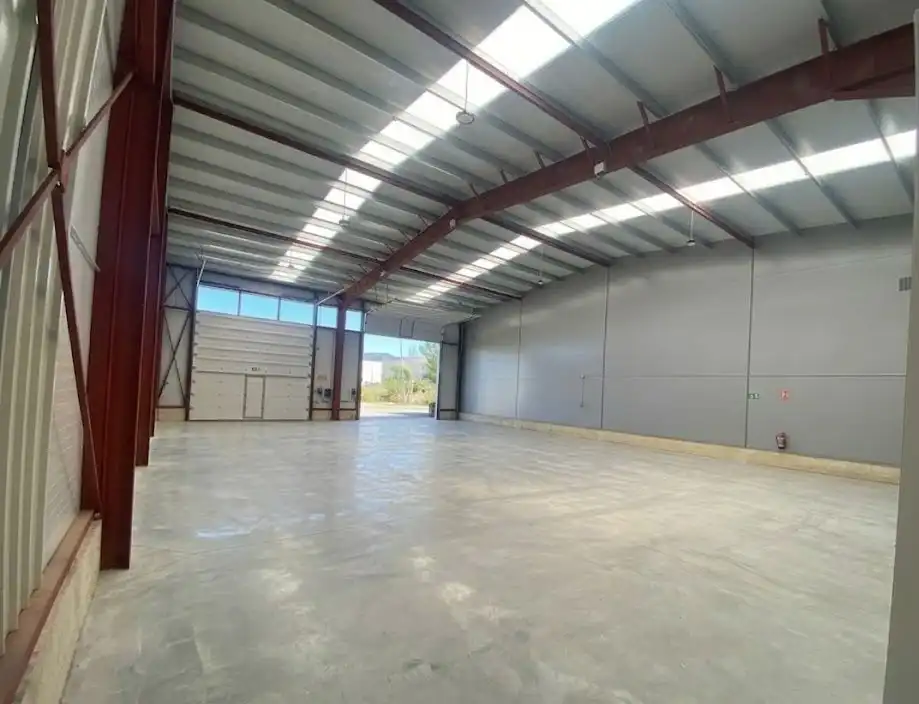 Vista exterior de Nave industrial en venta en Valle de Egüés / Eguesibar