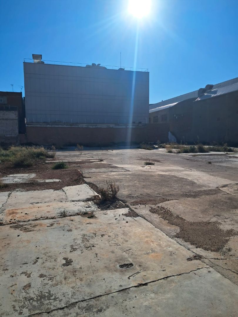 Exterior view of Industrial land for sale in L'Hospitalet de Llobregat