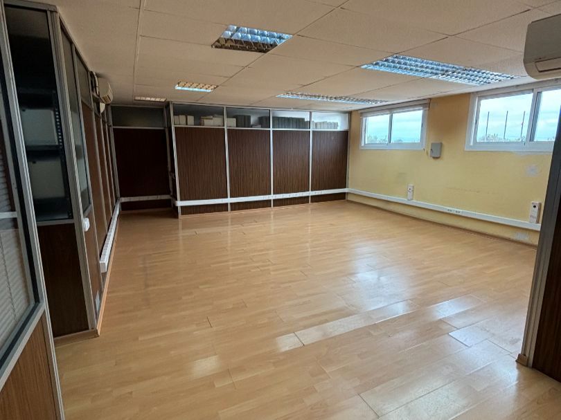 Premises for rent in Vinaròs  with Air Conditioner, Heating and Parquet flooring