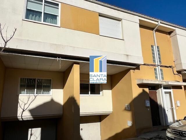 Exterior view of Single-family semi-detached for sale in Monfarracinos  with Heating and Private garden