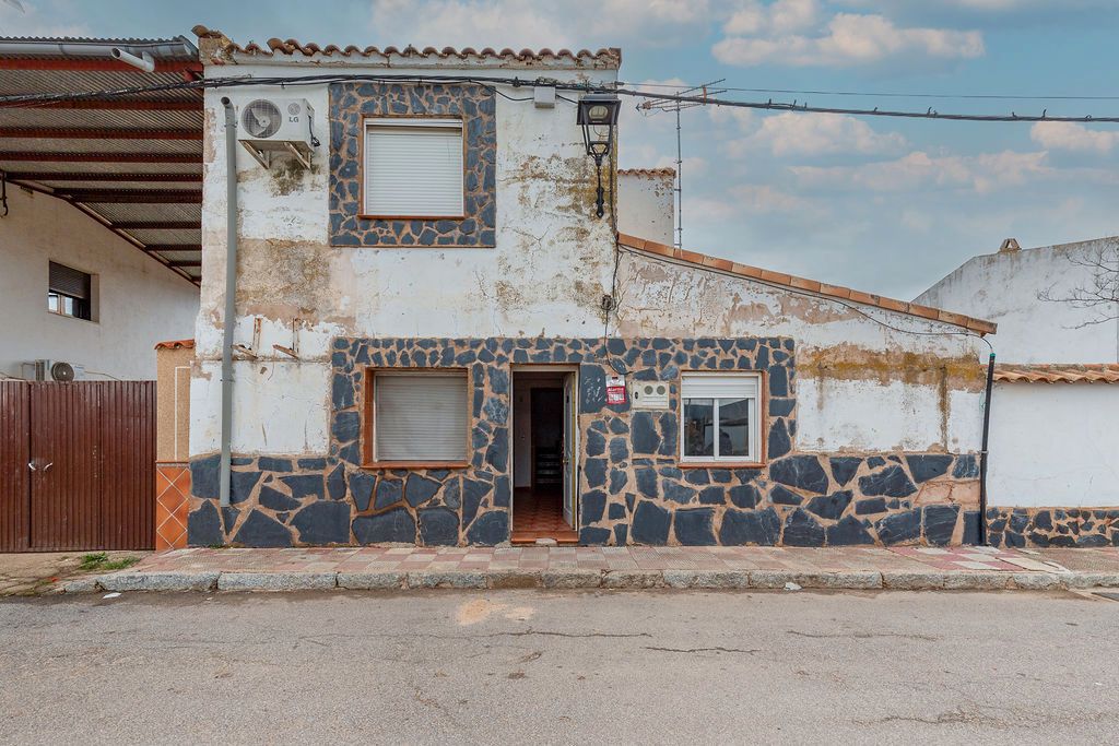 Vista exterior de Casa adosada en venta en Alcoba con Aire acondicionado