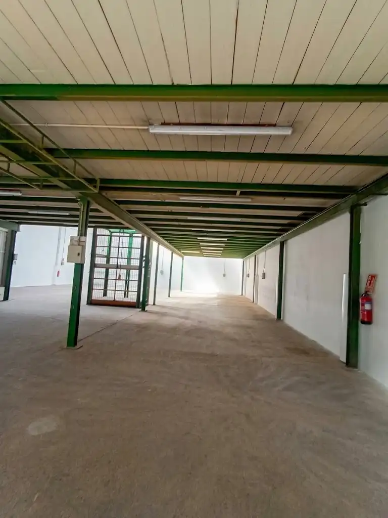 Fabrikhallen zur Miete in Polígono Roces Industrial, Porceyo