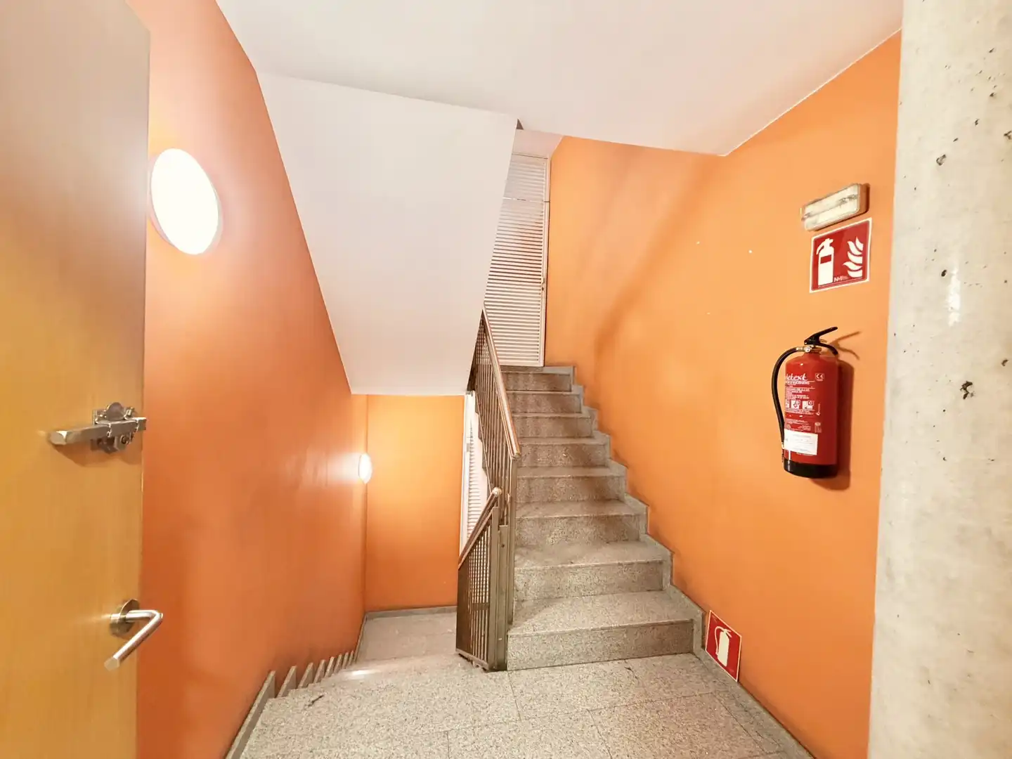 Piso en venta en Figueres con Calefacción, Terraza y Horno