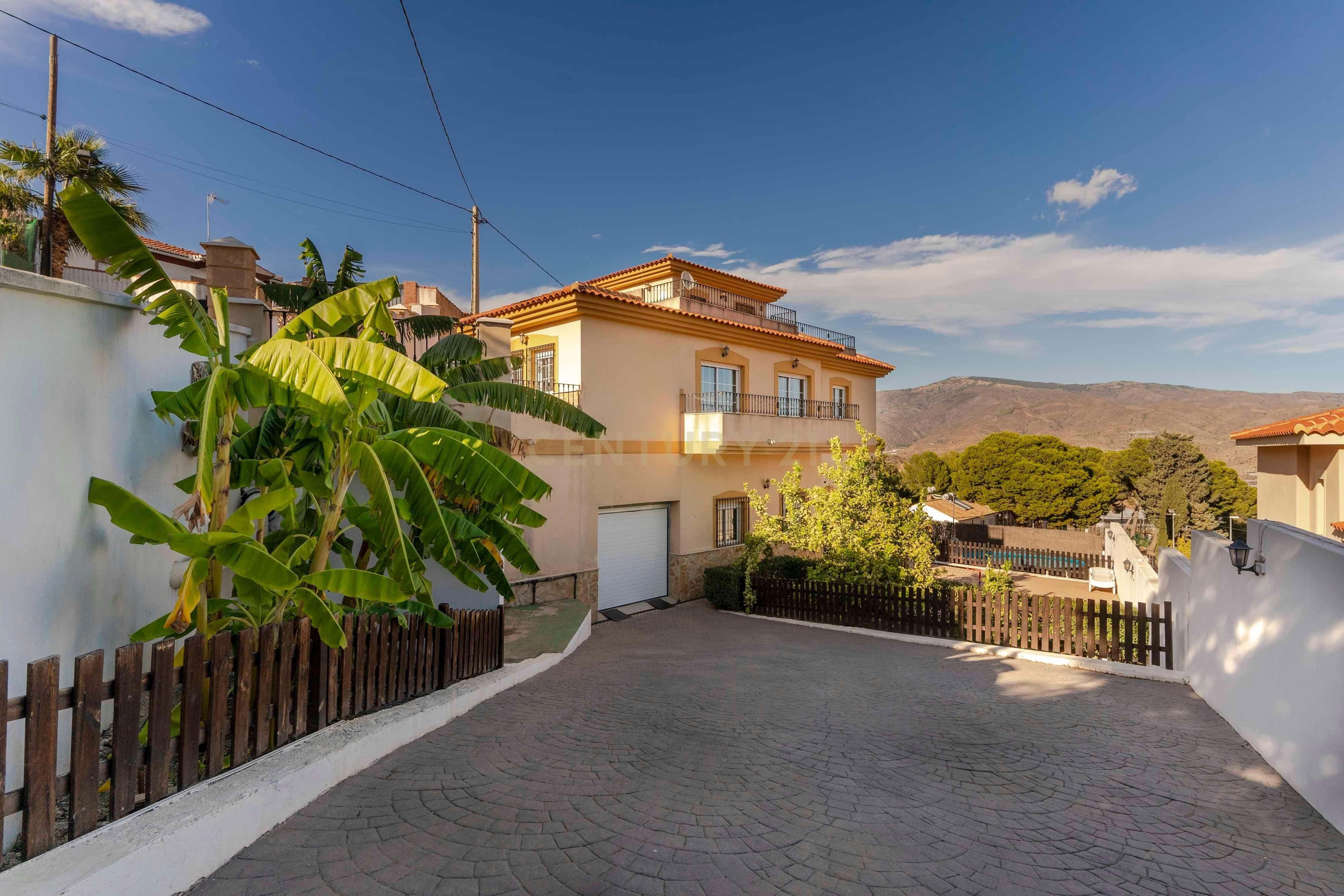 Vista exterior de Casa o xalet en venda en Gualchos amb Terrassa