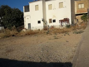 Terreno residencial en venta en Calle La Pedriza 11