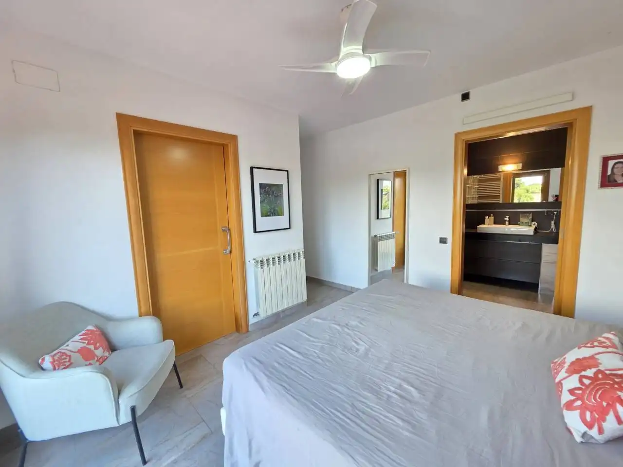 Habitación de Casa o chalet en venta en Montcada i Reixac con Aire acondicionado, Calefacción y Jardín privado