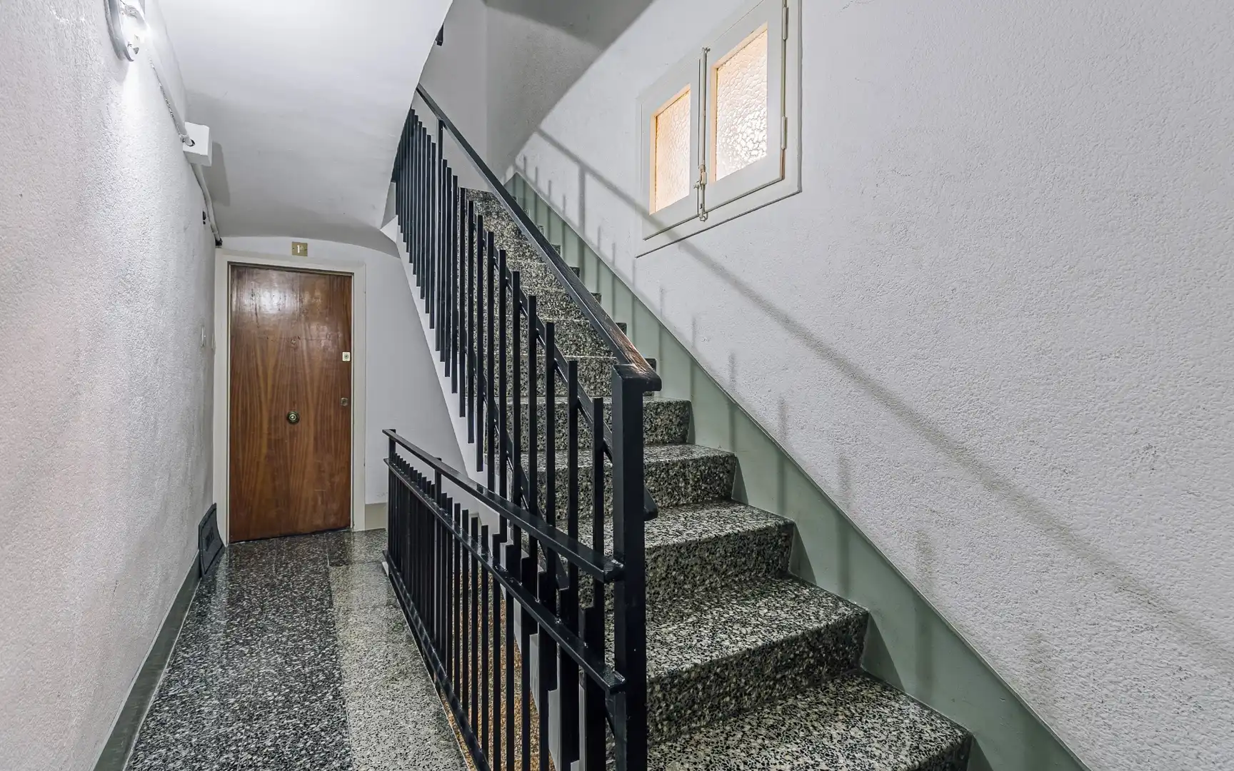 Wohnung zum Verkauf in Barcelona mit Klimaanlage, Heizung und Möbliert