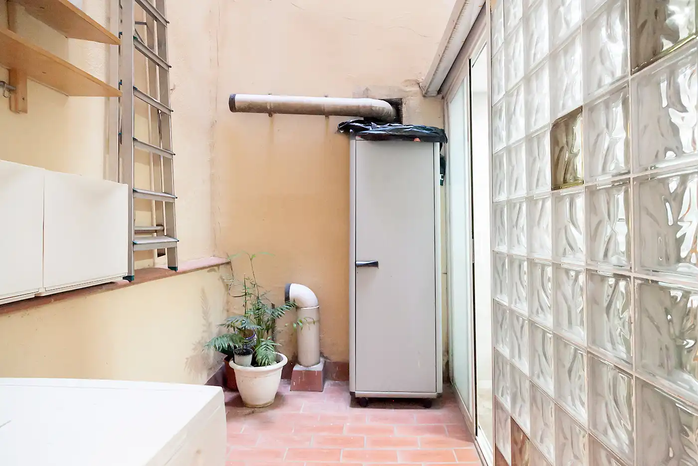 Terrassa de Pis en venda en Barcelona amb Parquet i Forn