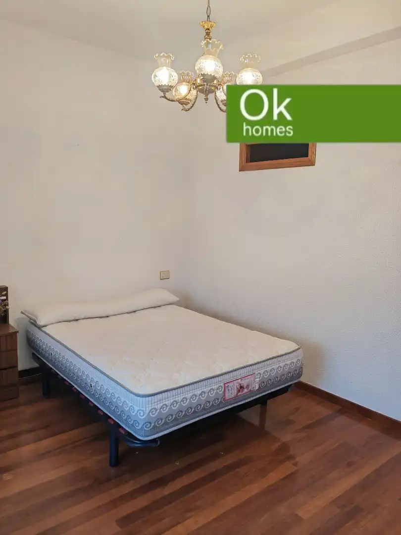 Bedroom of Detached homes for sale in Curtis  with Heating, Private garden and Parquet flooring