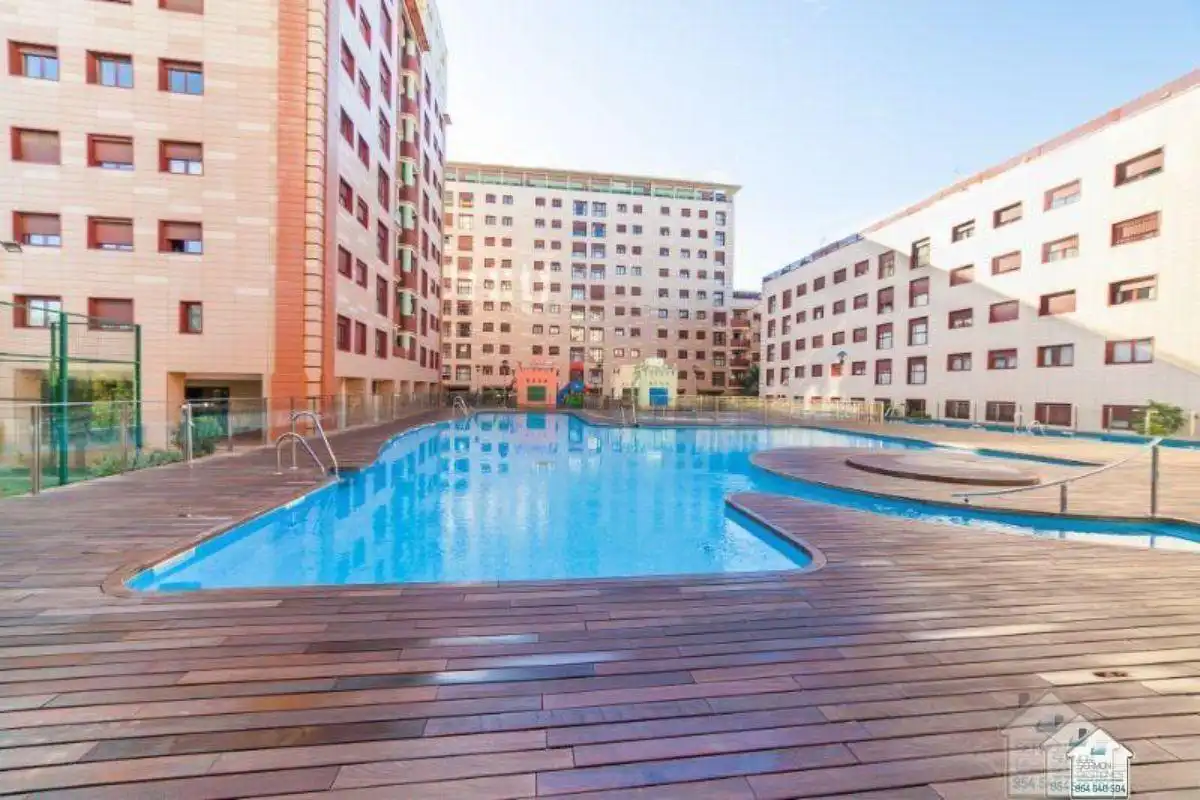 Piscina de Trastero en venta en Sevilla