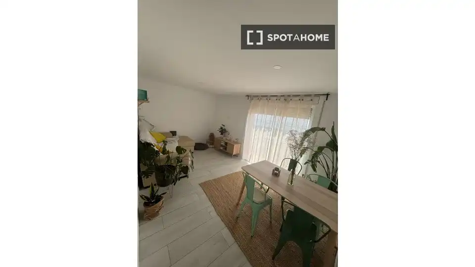 Living room of Flat for share in El Masnou  with Air Conditioner, Heating and Furnished