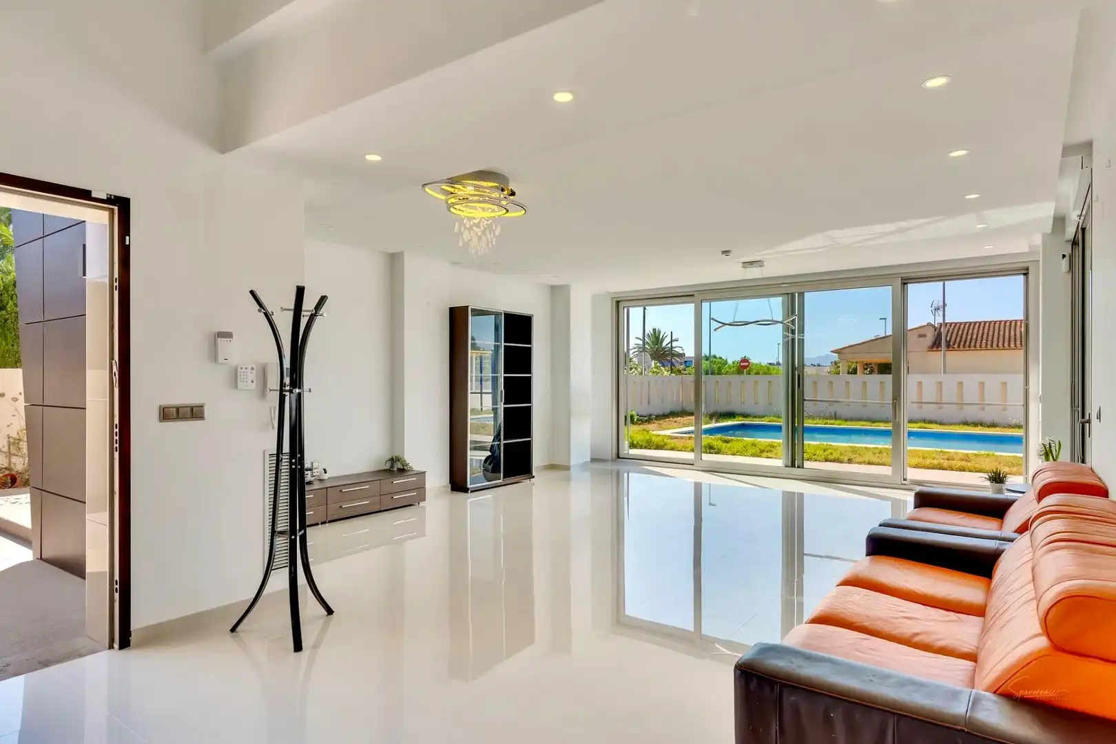 Sala d'estar de Casa o xalet en venda en Oliva amb Aire condicionat, Jardí privat i Terrassa