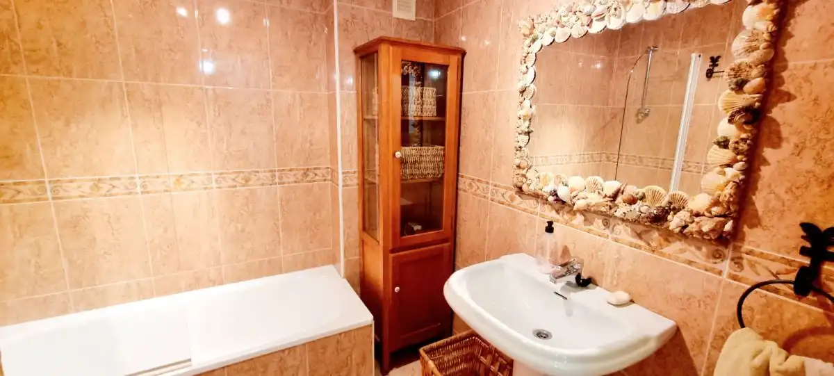 Bathroom of Flat for rent in Águilas  with Furnished and Balcony