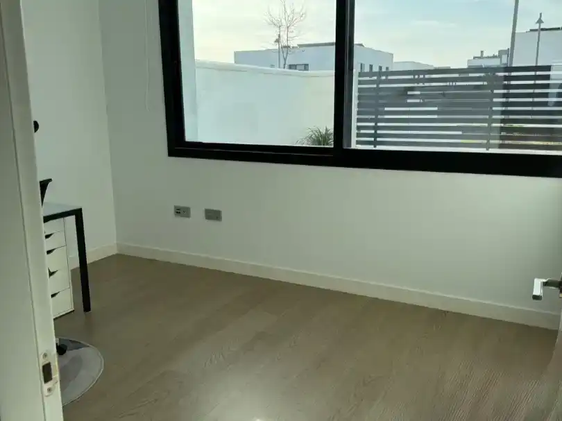 Piso en venta en Dos Hermanas con Aire acondicionado, Piscina y Balcón