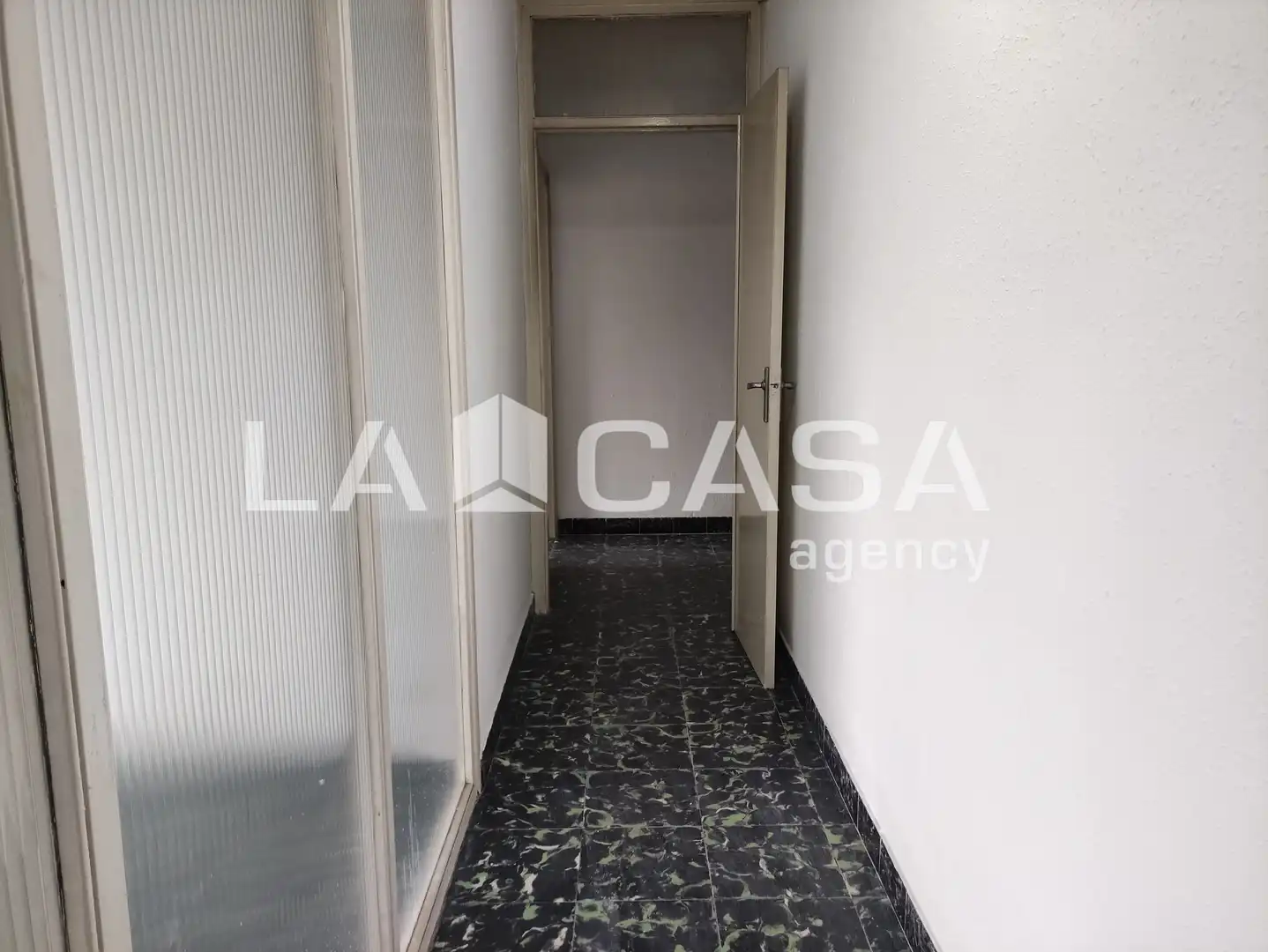 Piso en venta en Santa Coloma de Gramenet con Balcón