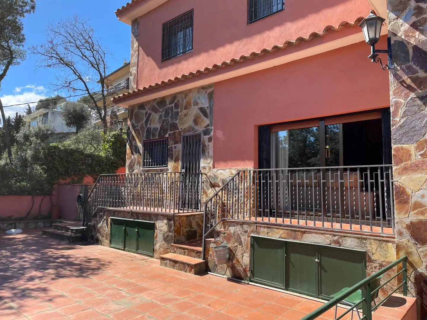 Casa amb jardí en venda a Llinars del Vallès