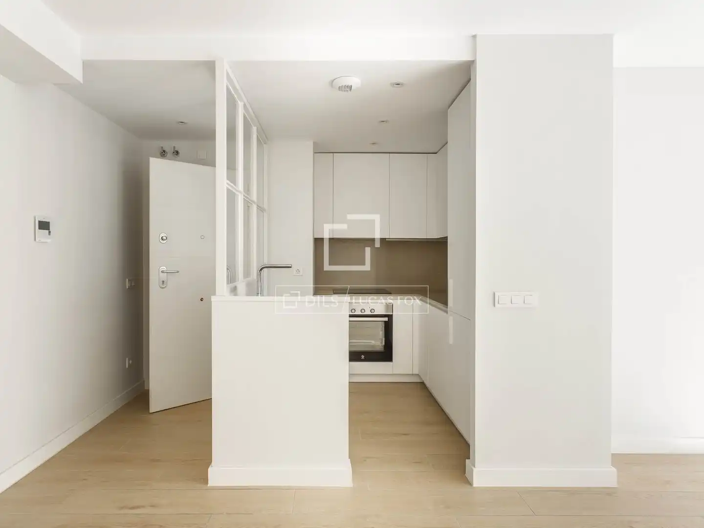 Kitchen of Flat for rent in Madrid  with Air Conditioner, Heating and Parquet flooring