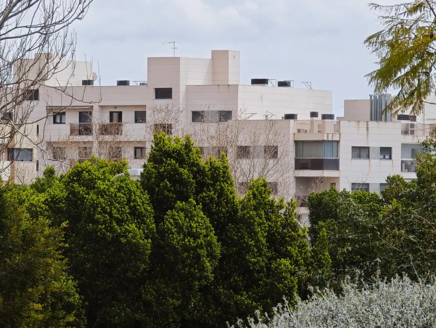 Vista exterior de Casa o xalet en venda en Almería amb Aire condicionat, Calefacció i Moblat
