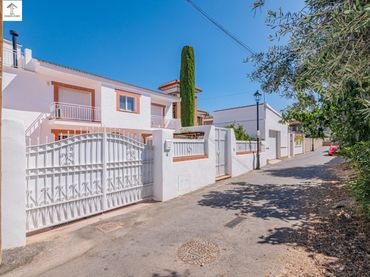 Casa con balcone in vendita a Ogíjares
