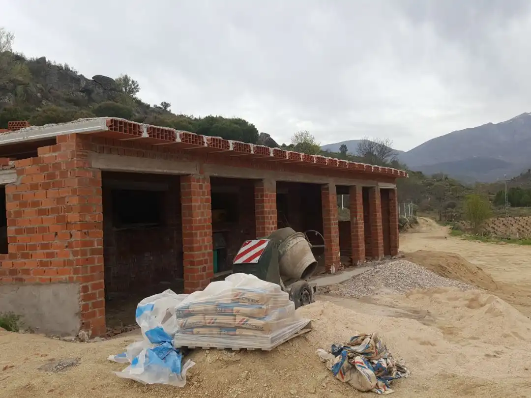 Exterior view of Land for sale in Burgohondo