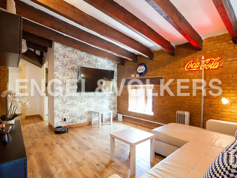 Sala d'estar de Pis de lloguer en Valencia amb Aire condicionat, Parquet i Moblat