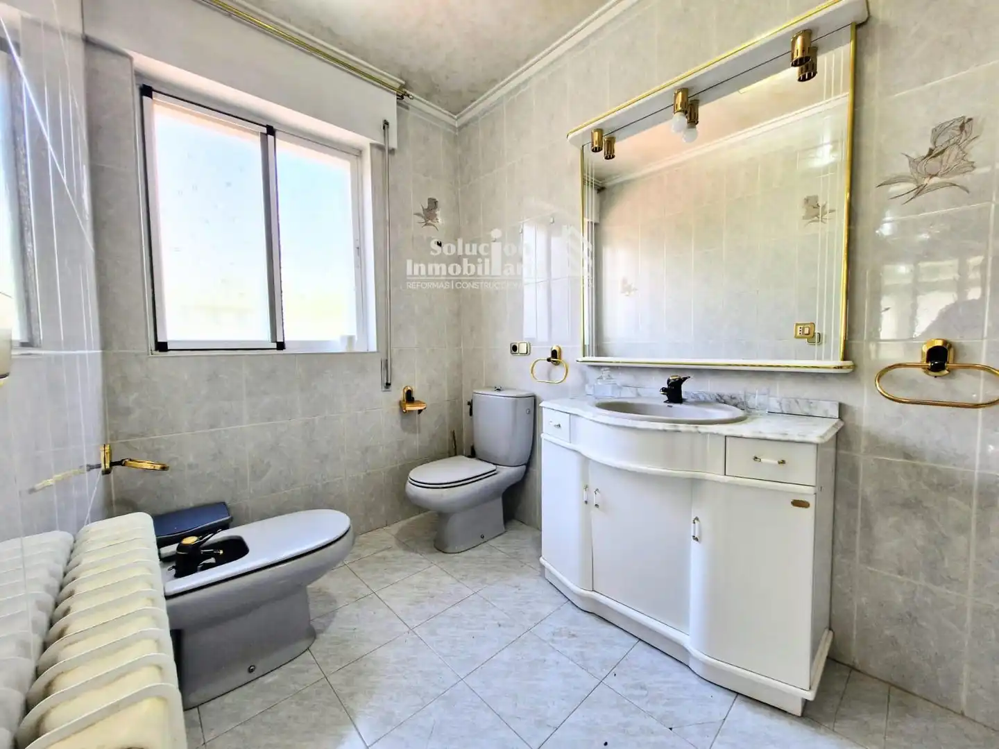 Badezimmer von Einfamilien-Reihenhaus zum Verkauf in Alba de Tormes mit Heizung, Abstellraum und Schwimmbad