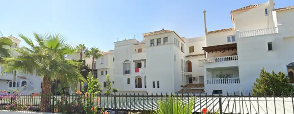 Vista exterior de Dúplex en venda en Roquetas de Mar amb Terrassa