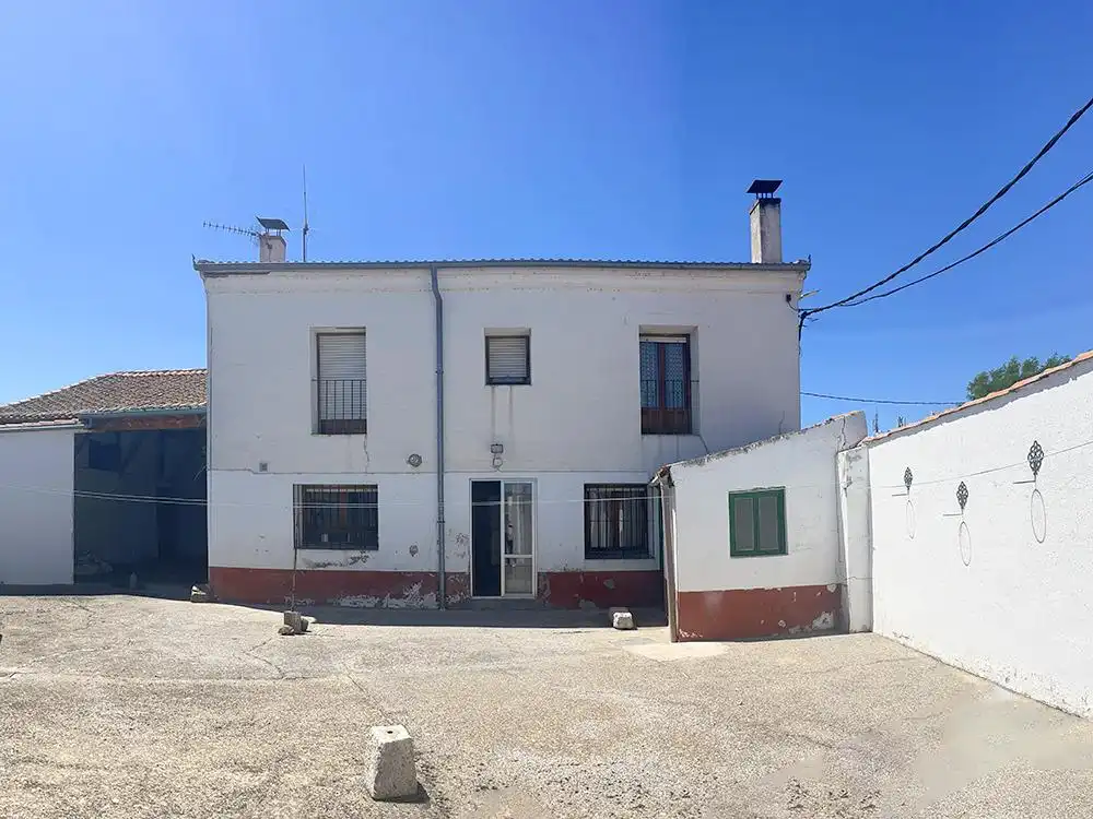 Exterior view of Houses for sale in Coca, Segovia