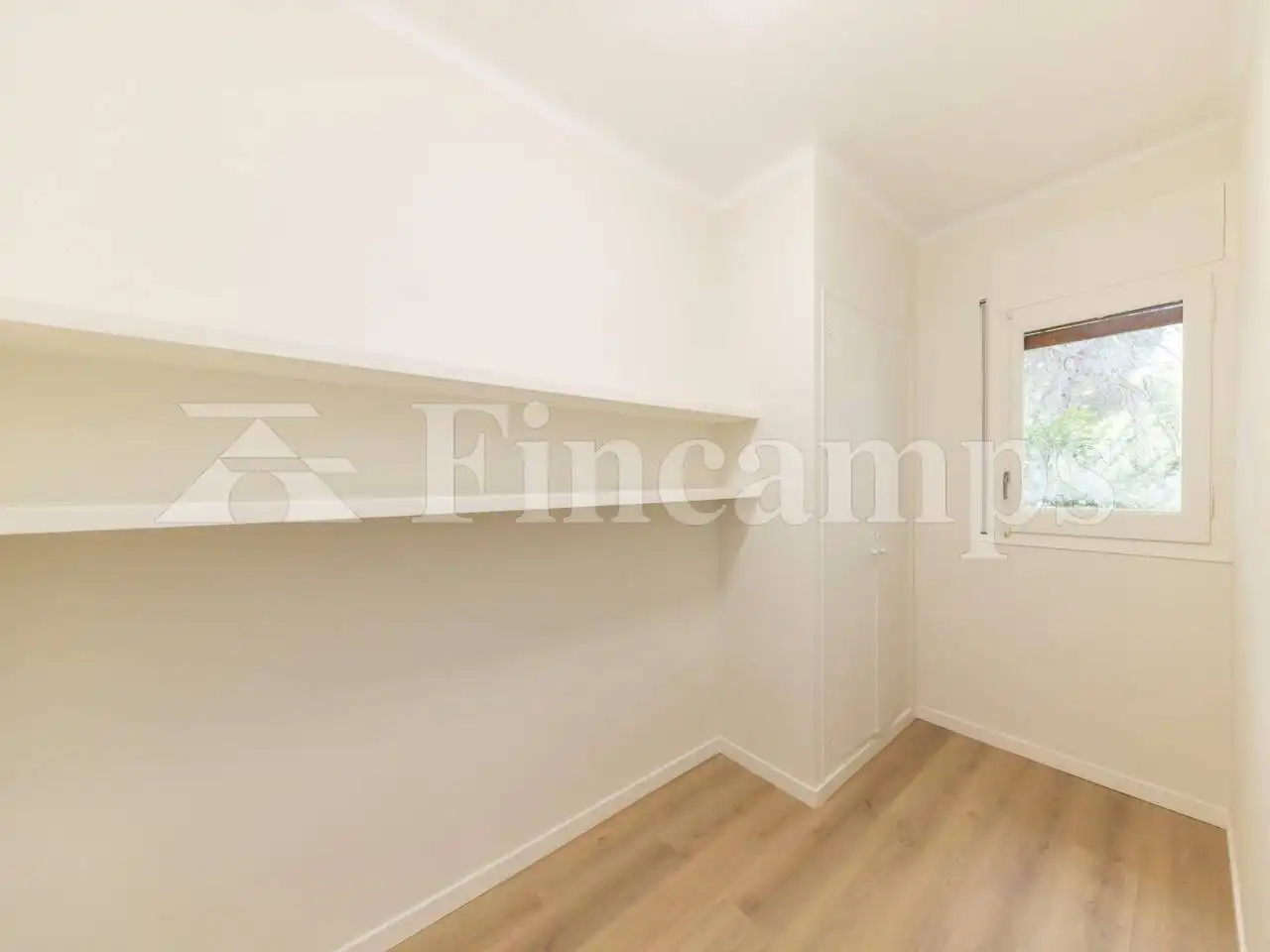 Dormitori de Casa o xalet en venda en Castellar del Vallès amb Jardí privat, Parquet i Terrassa