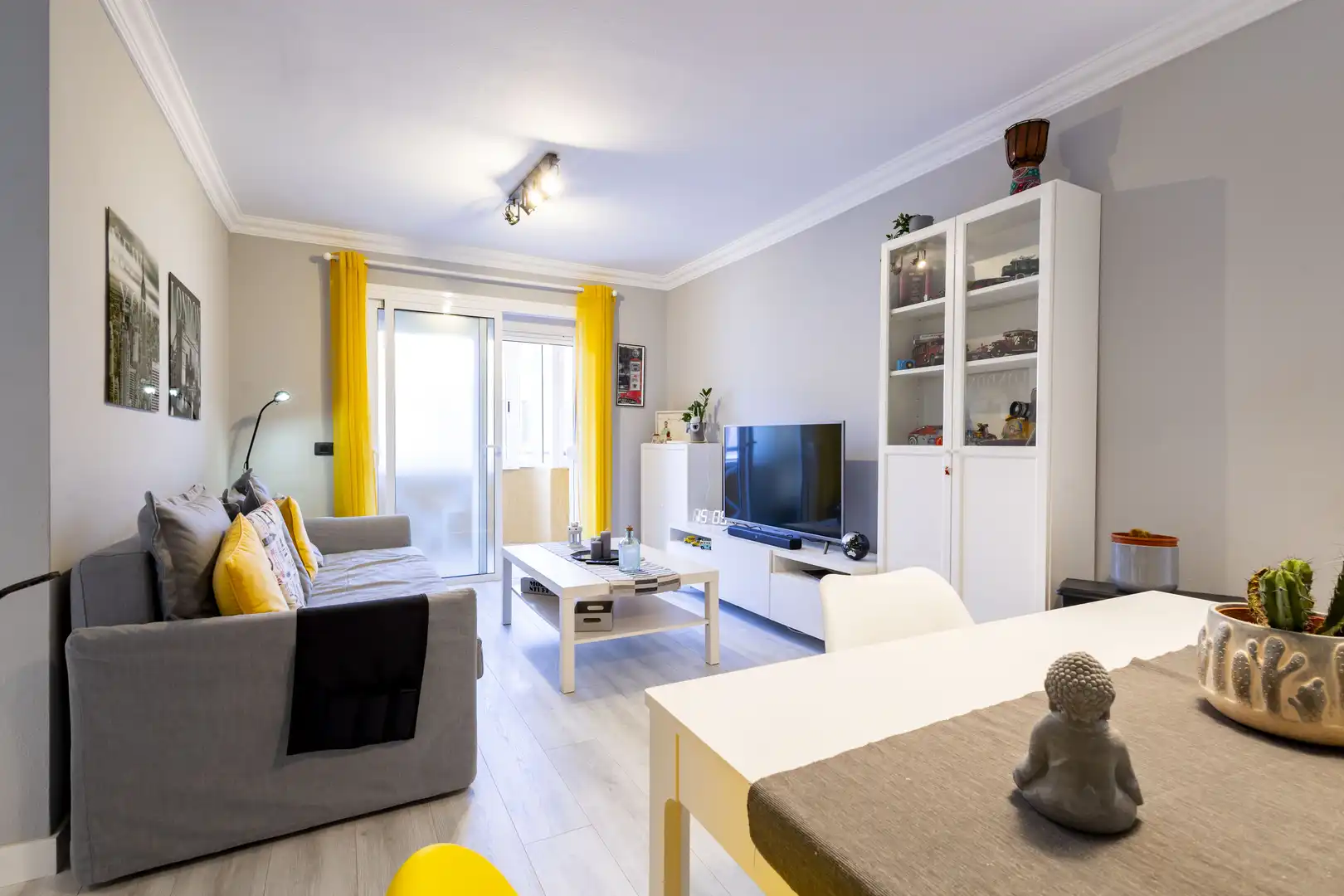Living room of Flat for sale in San Cristóbal de la Laguna  with Storage room, Furnished and Balcony