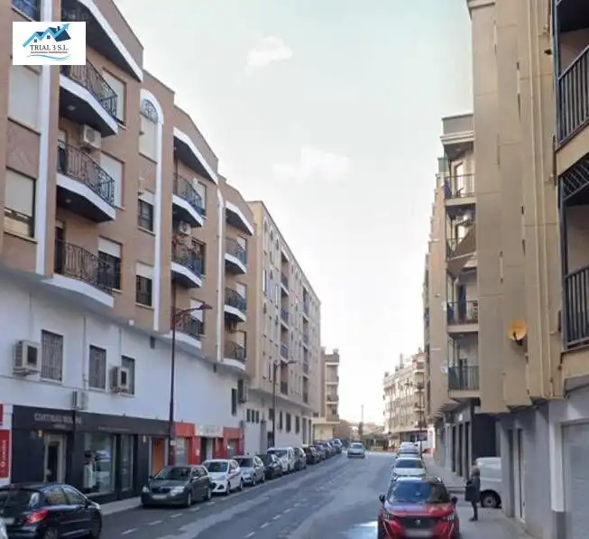 Local comercial en venta en Calle de la Poetisa Hafsa