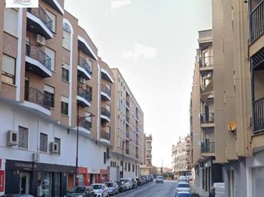 Local comercial en venta en Calle de la Poetisa Hafsa