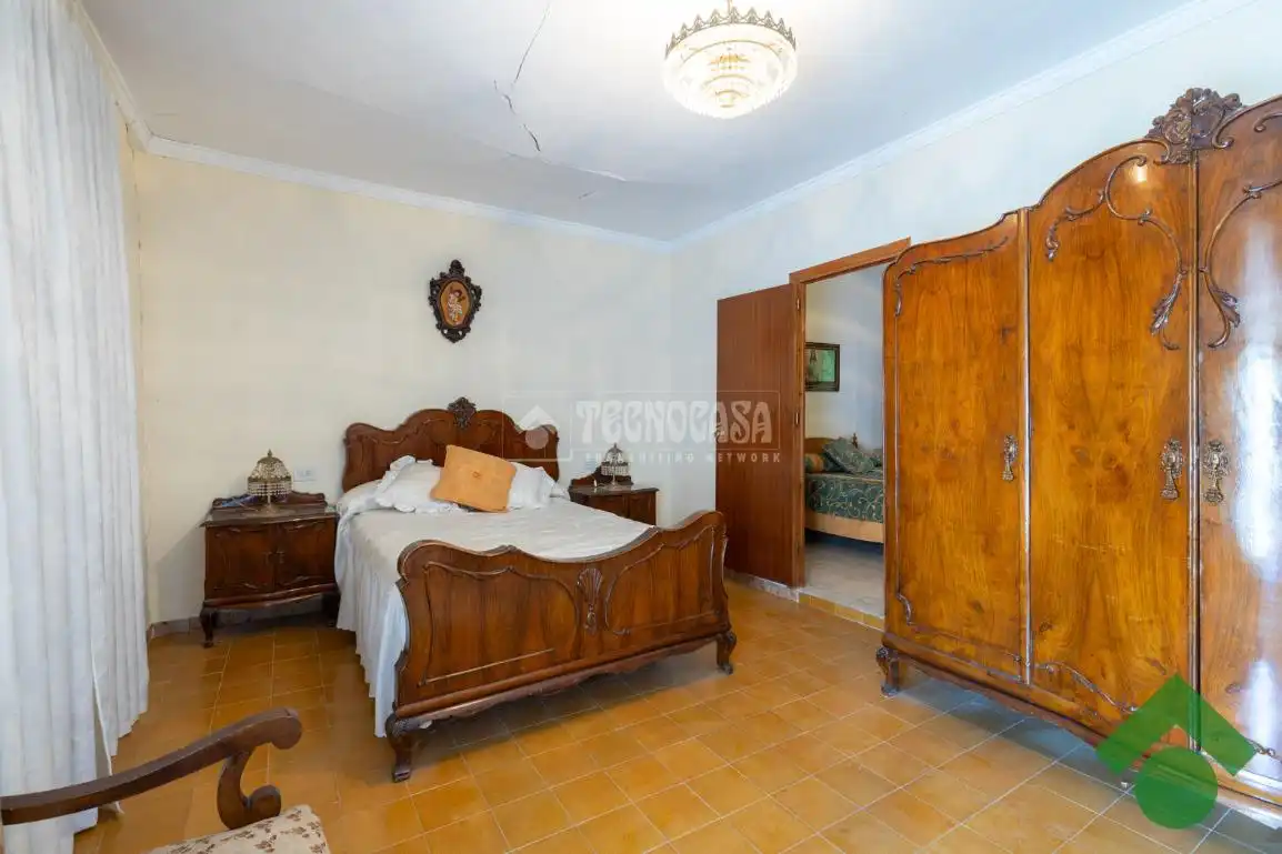 Habitación de Casa adosada en venta en Pinos Puente con Terraza