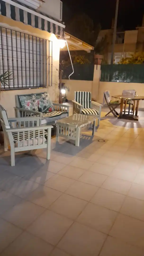 Casa o chalet de alquiler en Joaquina Eguaras