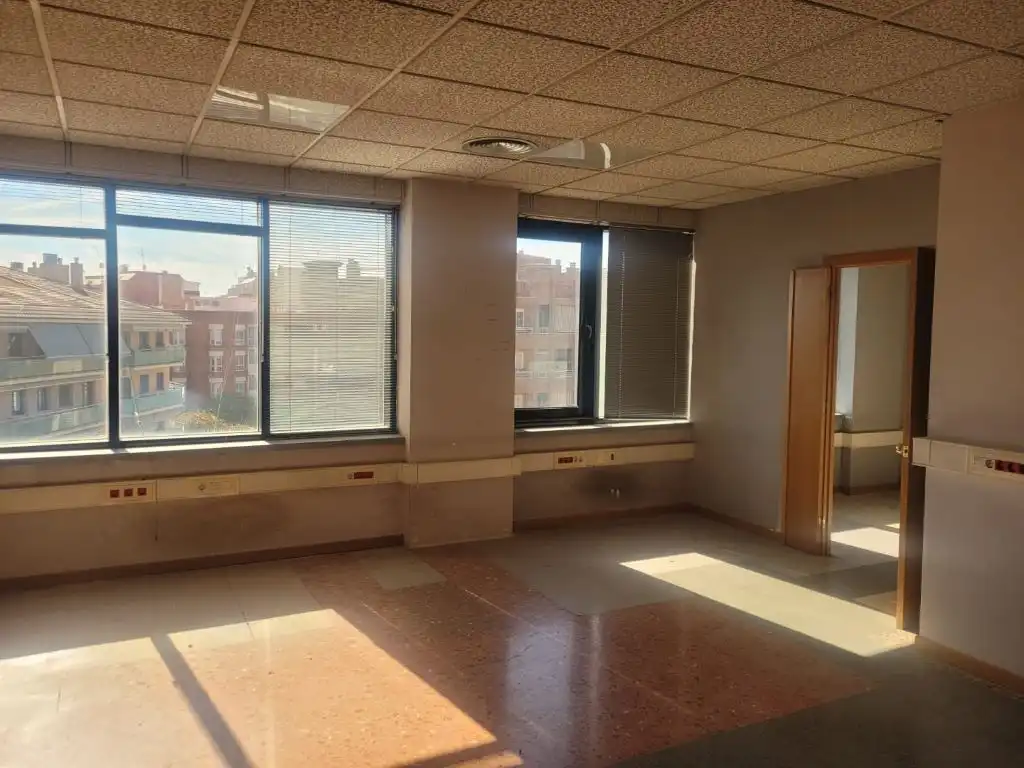 Büro zur Miete in Esplugues de Llobregat