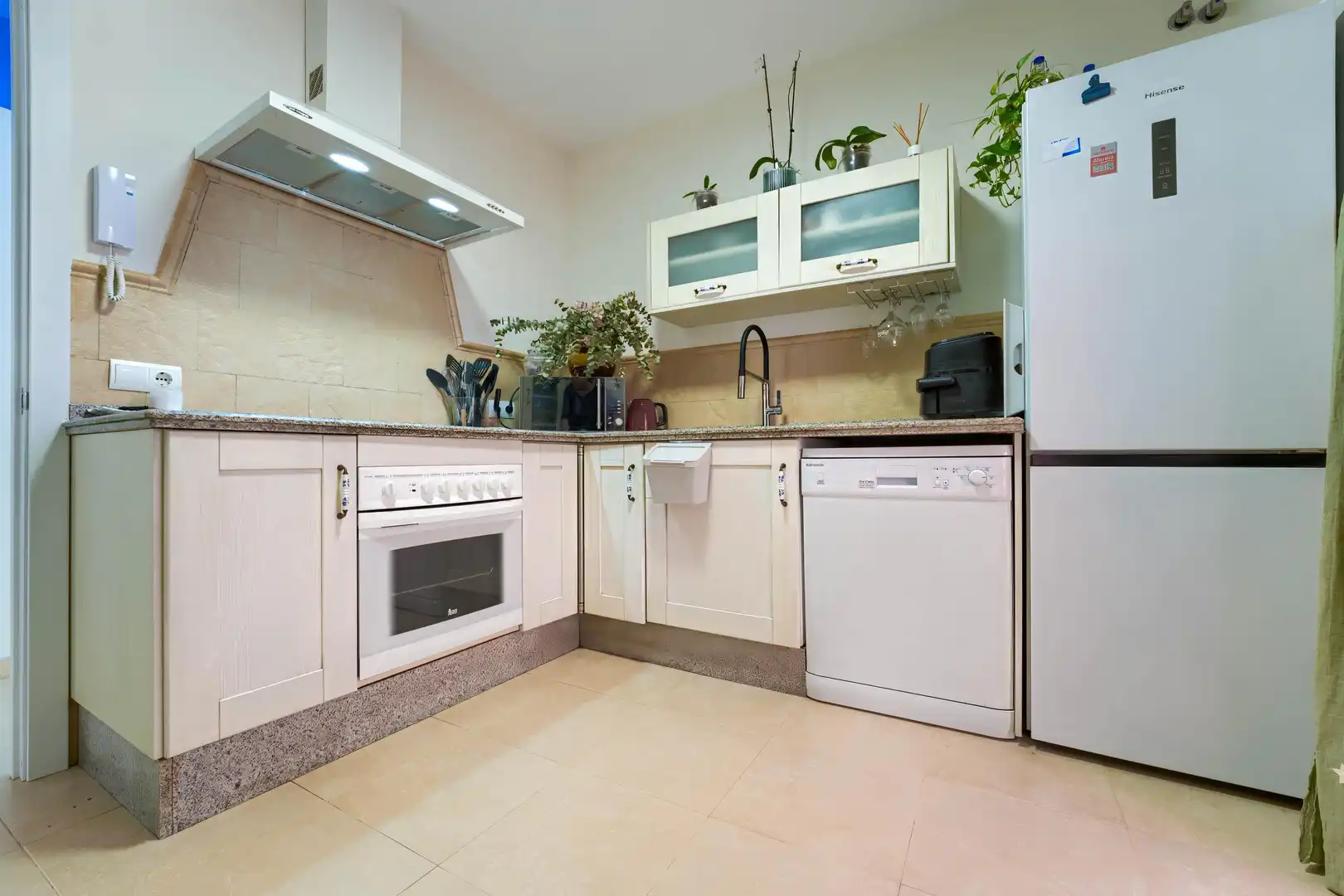 Kitchen of Detached homes for sale in Dos Hermanas  with Private garden and Community pool