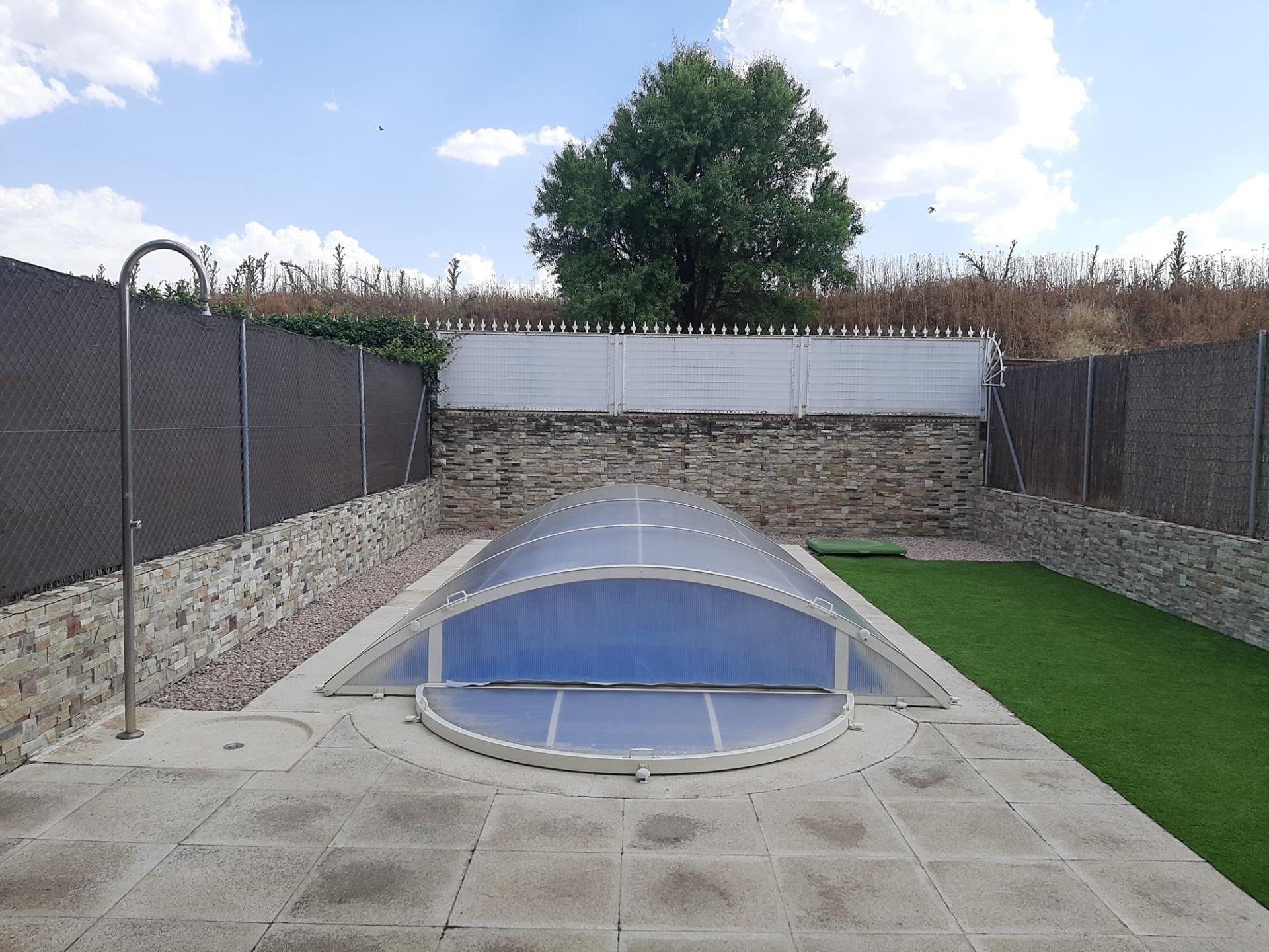 Swimming pool of Single-family semi-detached for sale in Valdemoro  with Heating, Private garden and Terrace