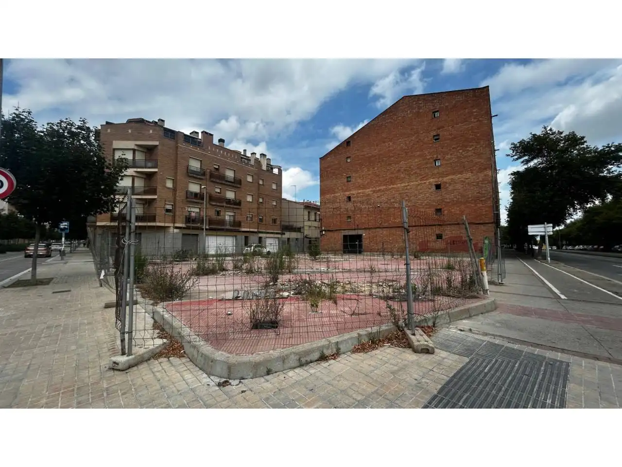 Flat for sale in Vic  with Air Conditioner, Heating and Terrace