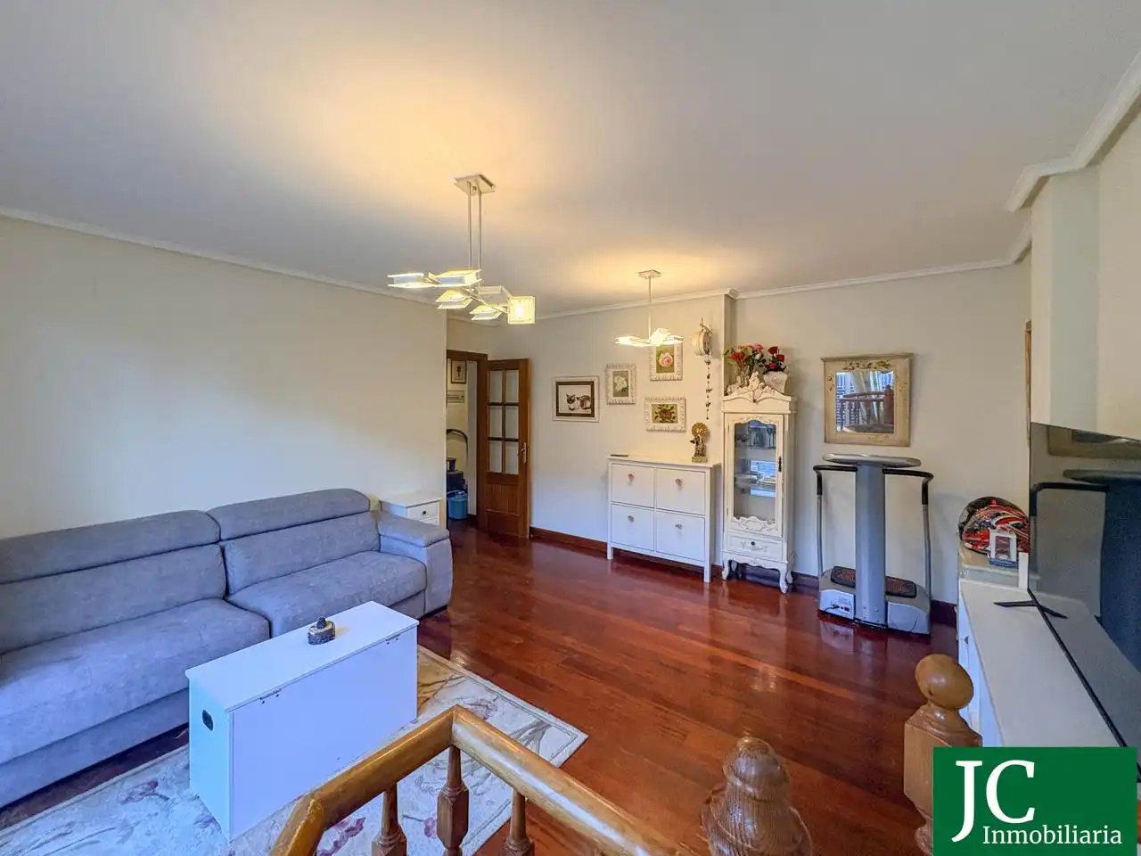 Sala d'estar de Apartament en venda en Bárcena de Cicero amb Calefacció, Parquet i Terrassa