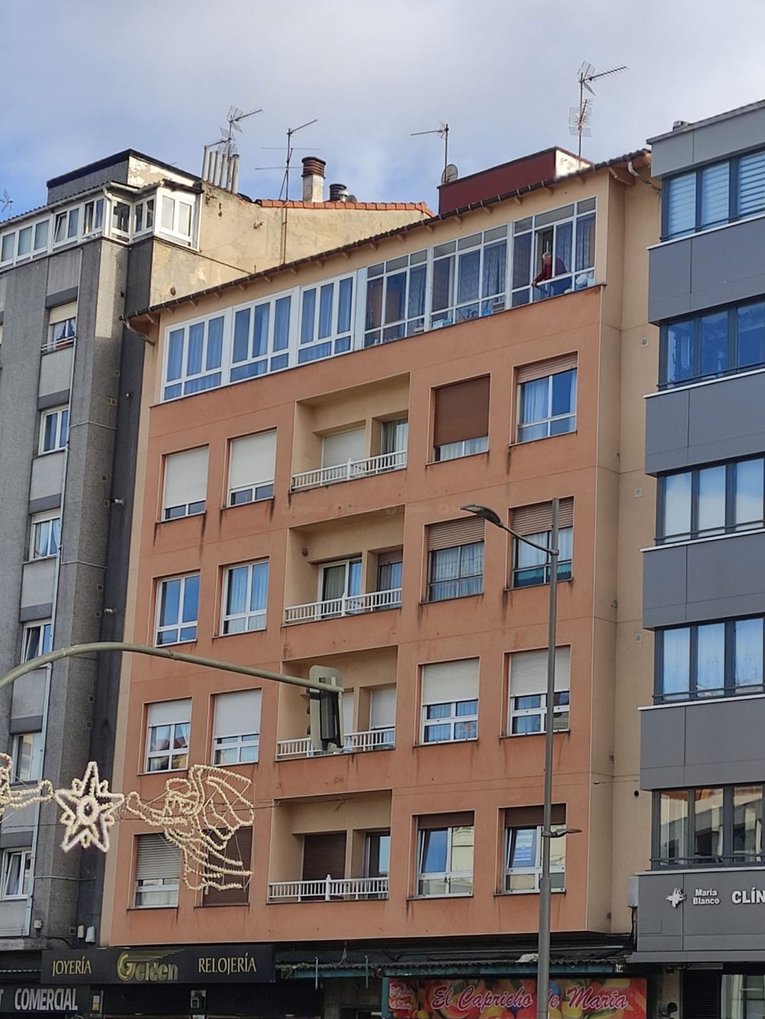 Vista exterior de Pis en venda en Siero amb Parquet, Moblat i Balcó